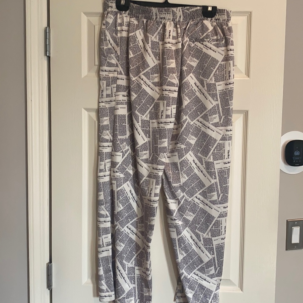 Recliner Newsprint Pajama Lounge Pants Size M